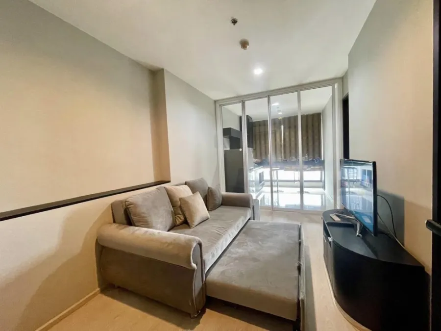 For rent: Rhythm Sukhumvit 44/1, ready to move in, 16th floor, beautiful view, great price, you'll regret it later.
