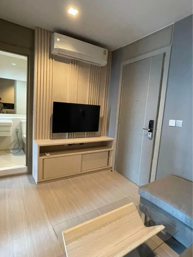 Condo for rent, Life Asoke-Rama 9, 18th floor, well decorated room. ready to move in You can reserve first come first serve.