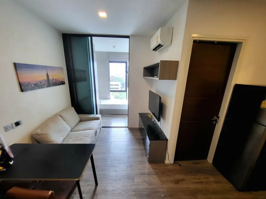 Sell ​​Brown Condo Ratchada 32, 7th floor, double bed, nice to sleep. Full facilities. Book now. Don't miss it.
