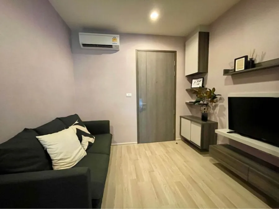 Sell / rent Condo Centric Ratchada-Huay Kwang, convenient transportation, clean room, ready to move in. Don't miss it.