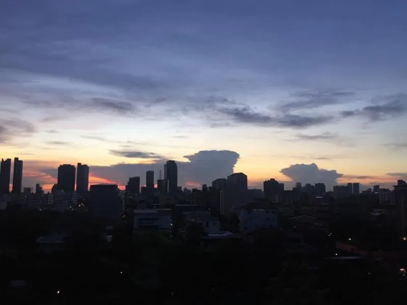 ขายคอนโดรัชดาซิตี้18 ขนาด45.18ตรม วิวสวยทั้งห้องนอนและระเบียง ตึกเพชร ห้องหัวมุมชั้น8 มีระเบียง