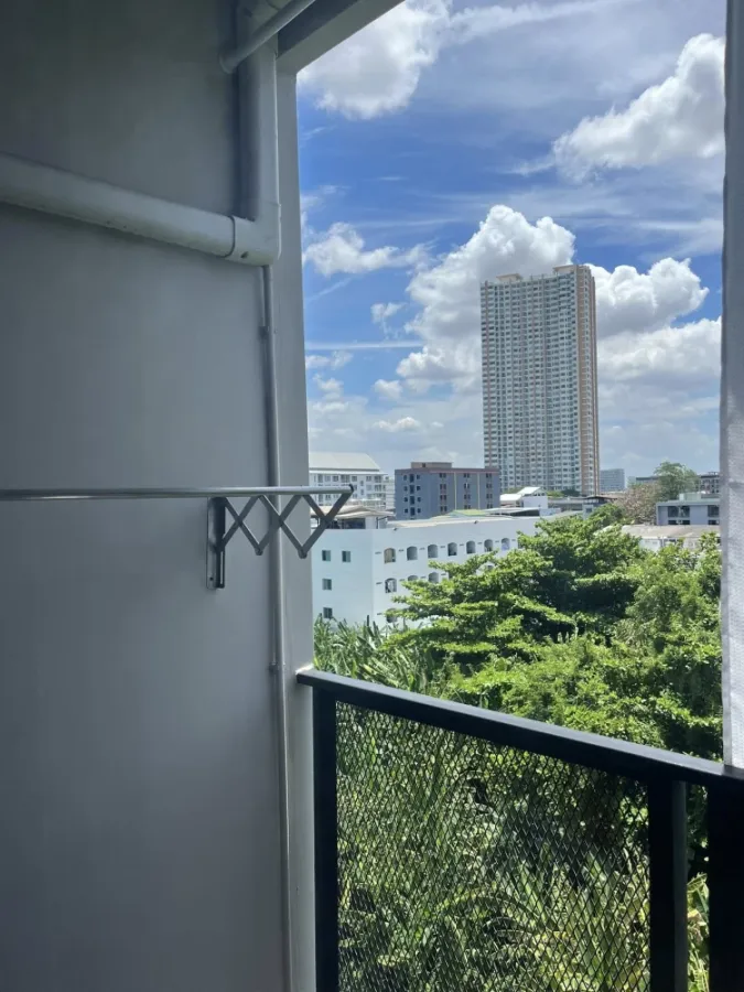ปล่อยเช่าด่วนๆ Flexi Sathorn Charoennakorn ห้องกั้นแยกชัดเจน เฟอร์ เครื่องใช้ไฟฟ้าครบ มาจองด่วน อย่ารอช้า