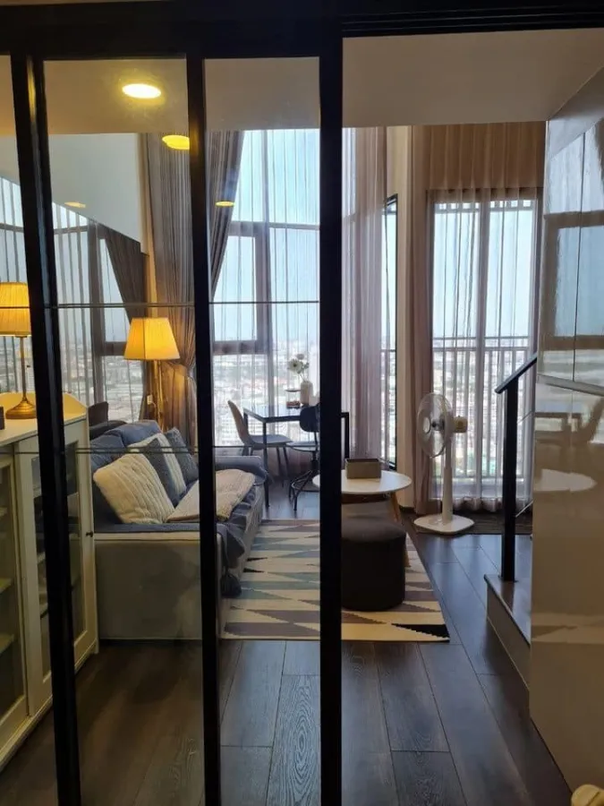 ให้เช่า ไนท์บริดจ์ สเปซ รัชโยธิน ห้อง Duplex วิวเมืองไม่โดนบล็อก Build-in walk-in closet จองเลยจ้า