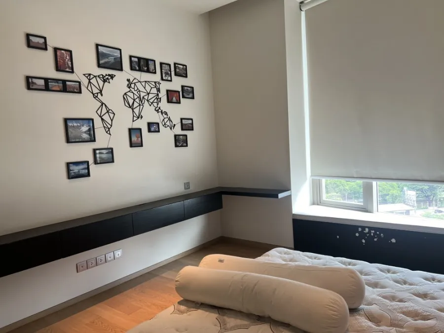 For sale or rent, Sala Daeng One, Lumphini Park view, fully fitted room, nicely decorated with built-in furniture, very spacious area, don't miss it.