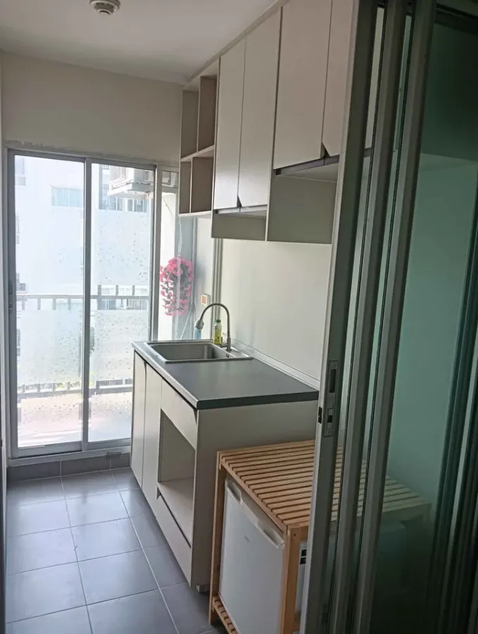 For rent: The Kith Plus Phahonyothin Khukot, 5th floor unit, fully furnished with appliances. Don't miss out!