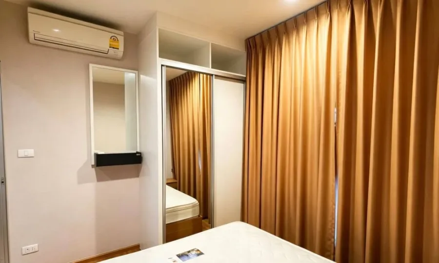 Selling a condo at Fuse Chan - Sathorn. The unit is partitioned into well-defined zones and comes at a great price. Book now! Don't miss out!