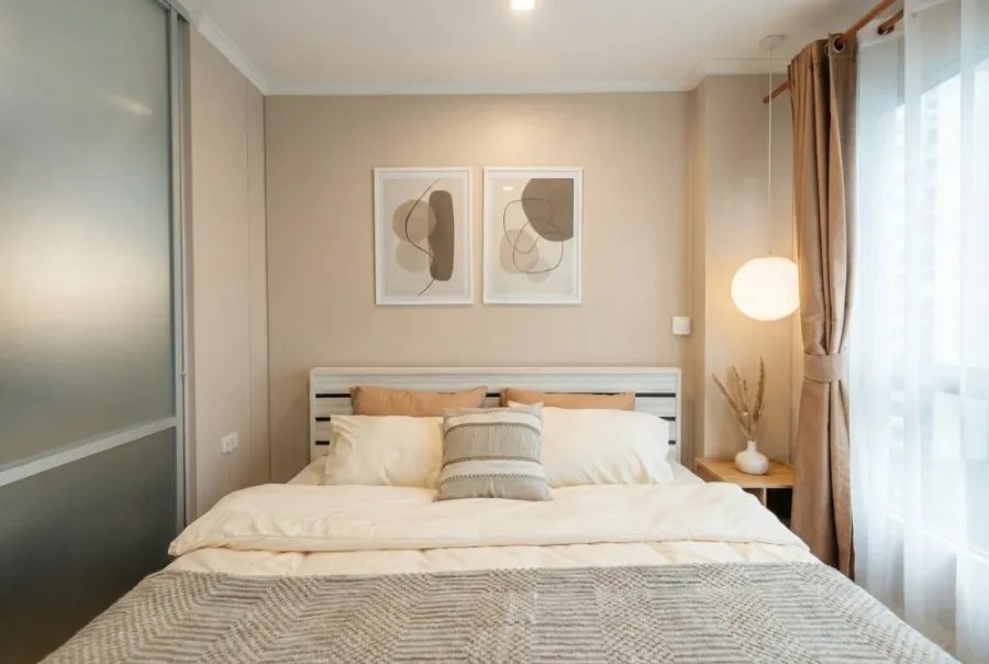 For rent: Lumpini Place Ratchayothin, high floor unit, very livable, fully furnished. Just bring your belongings and move in!