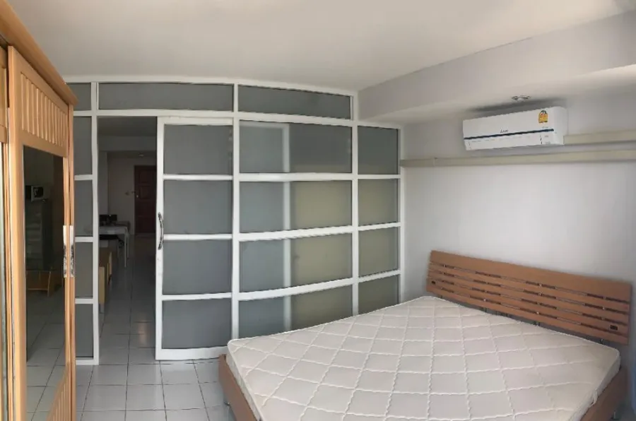 For rent, Supalai Park, Phahonyothin 21, 23rd floor, scb side view, good room, plus a very good price. Book now.