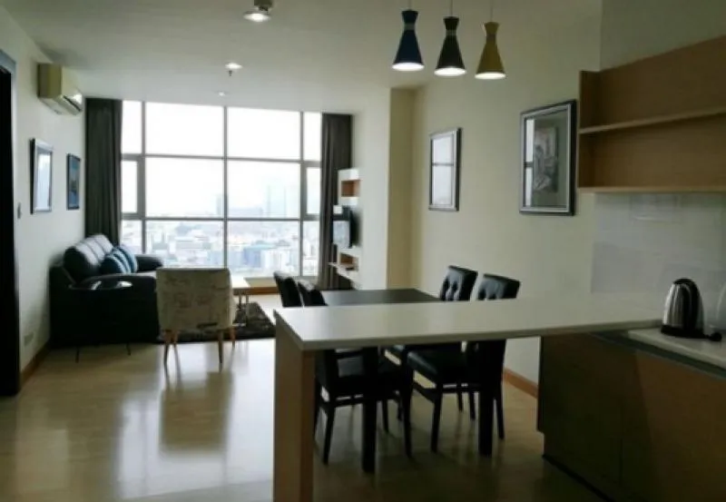 For rent, Rhythm Ratchada, 2 bedrooms, 2 bathrooms, fully furnished, built-in wardrobe, this price is very good value. Book now before it slips out of your hands.