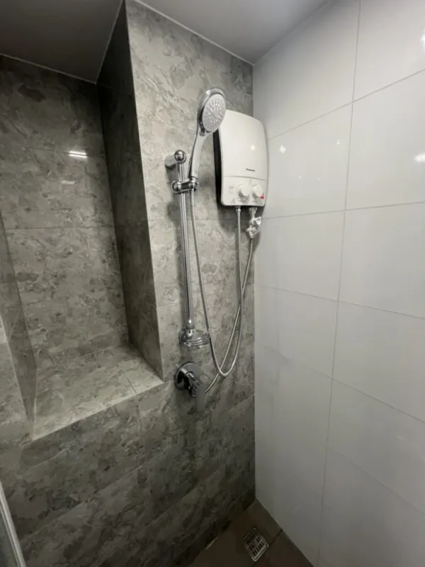 For rent Atmoz Oasis Onnut ห้อง เฟอร์นิเจอร์ตกแต่งพร้อมอยู่ เครื่องไฟฟ้าครบ ย้ายเลยจ้า อย่ารอช้า