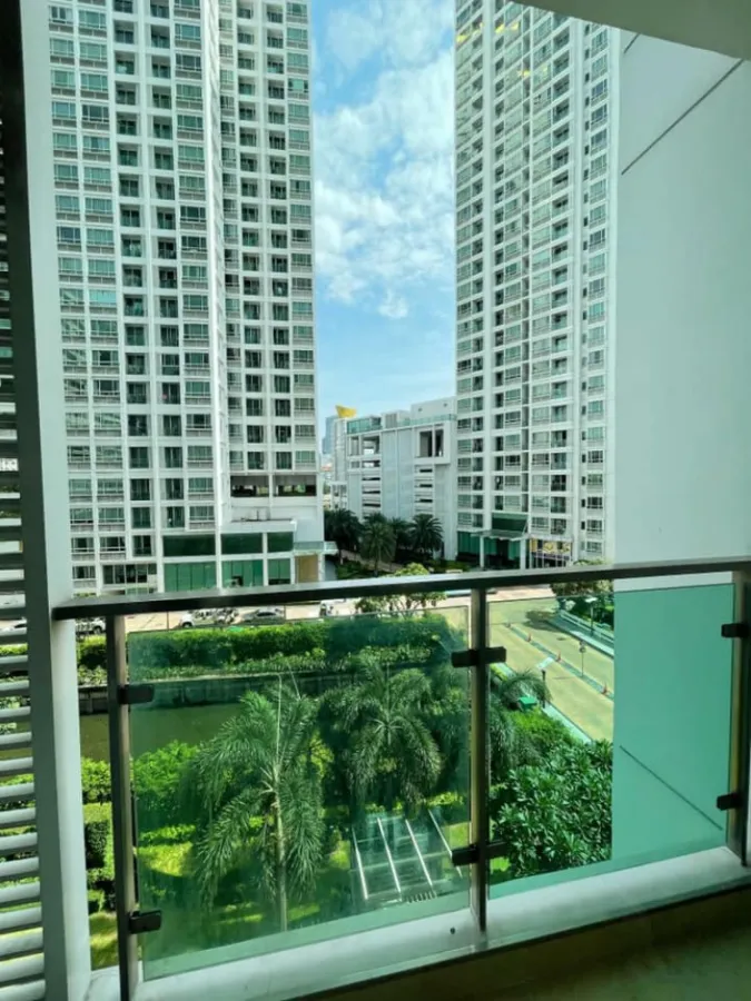 Sell T.C. Green, beautiful room, garden view, premium grade furniture The room is decorated in bright tones. Become the owner now.