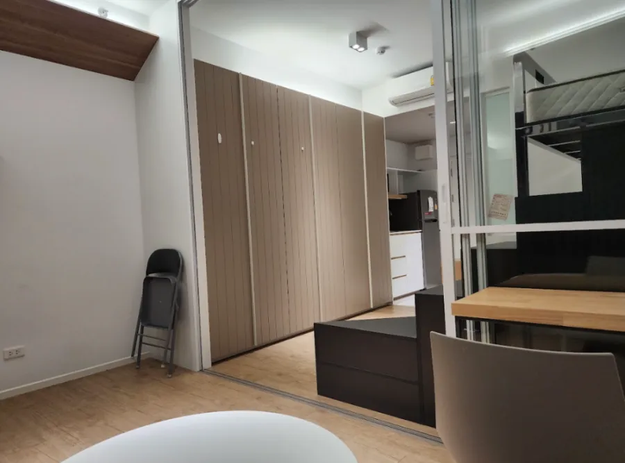 ให้เช่า Triple Y Residence ห้องดีมาก สวย ตั้งอยู่ในสามย่านมิตรทาวน์ ชั้นใต้ดินเชื่อมกับ MRT สามยย่าน