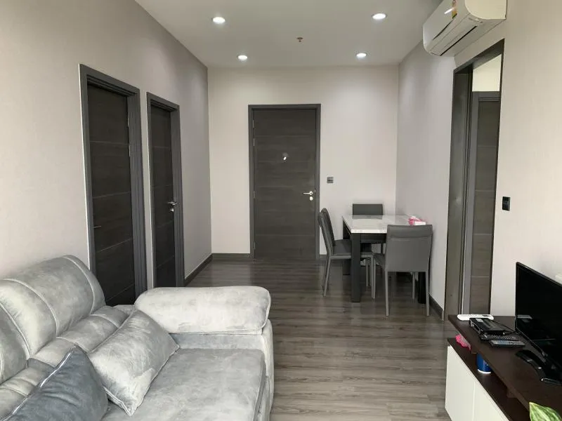 ขาย ให้เช่า Urbano Ratvithi ห้อง 2 Bedroom เฟอร์นิเจอร์ครบ โดยผู้เช่าสามารถ DIY แต่งห้องนอนได้ตามต้องการ