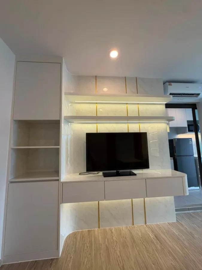 For rent: Regent Home Wuttakat. Nice, fully furnished unit with high-quality built-in furniture. Book now!
