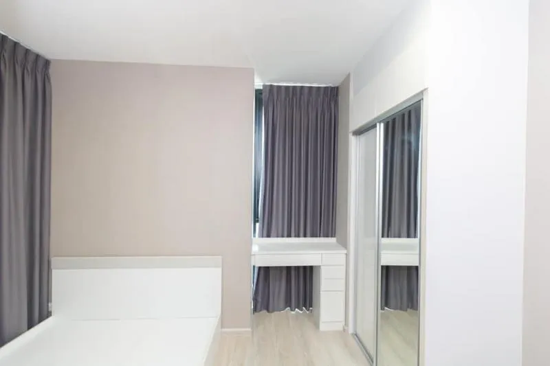 Condolette Midst Rama 9 for rent, fully furnished, in a prime location in the heart of the city. With the beauty that everyone will fall in love with, book now.
