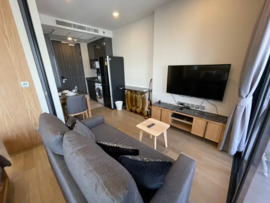 Condo for rent, Ashton Asoke, good high floor, beautiful view, furniture, complete electrical appliances.