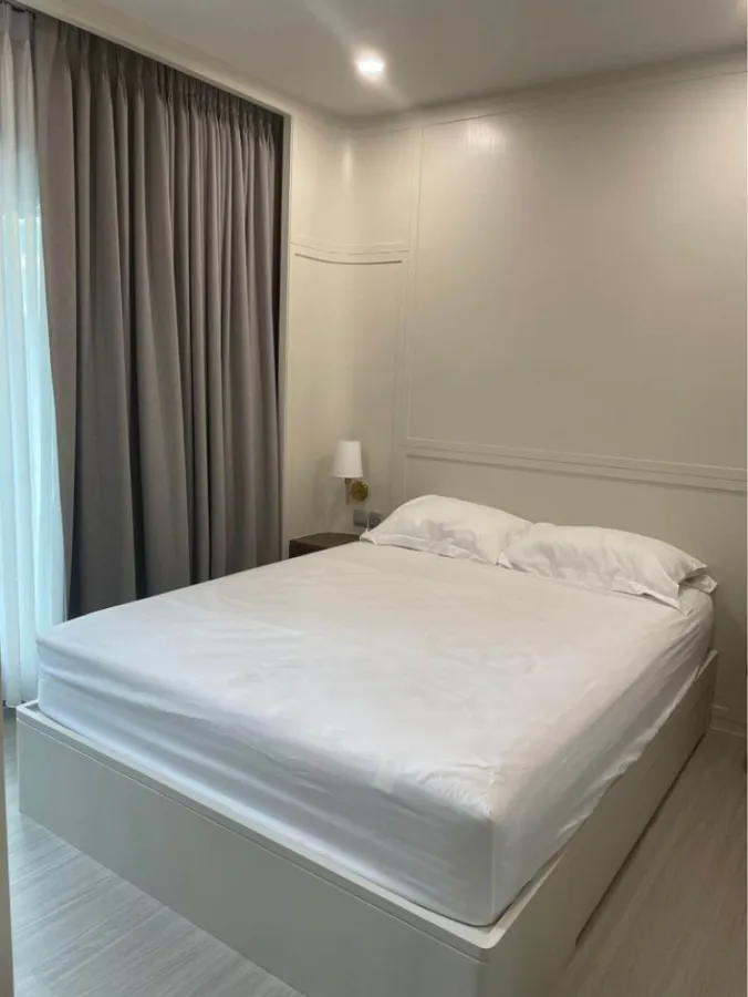 For Rent Life Asoke-Rama 9, very beautiful room, decorated in minimalist style, warm tones, very inviting, don't miss it.