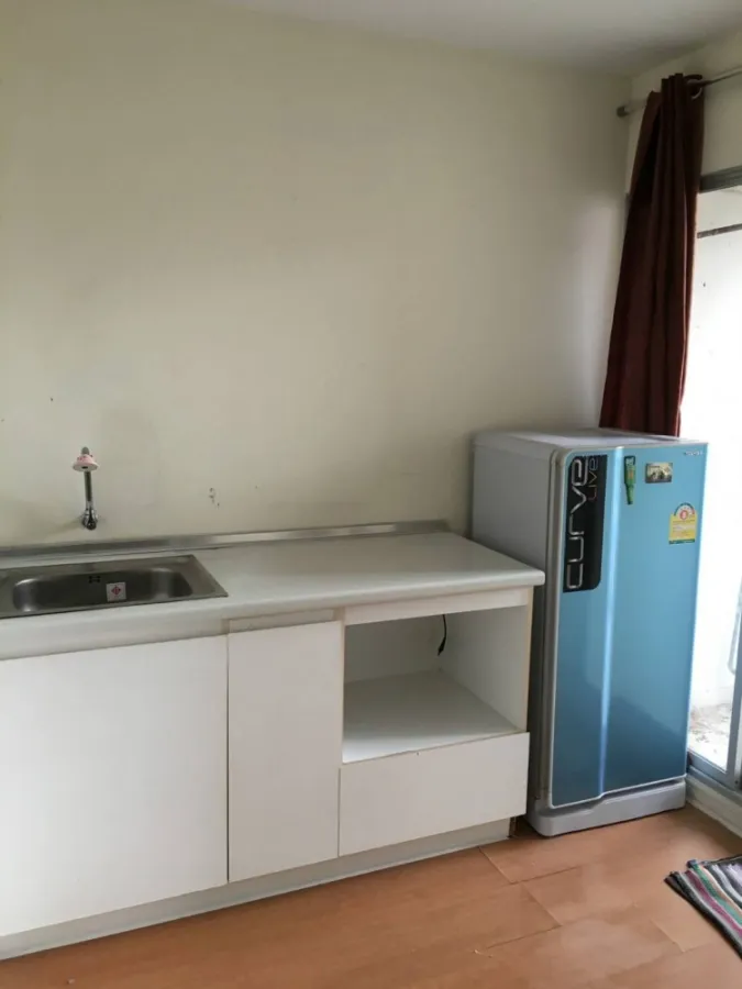 For rent, Lumpini Condo Town Rattanathibet 1 bedroom, 8th floor, Building B, ready to move in at a friendly price. Book now.