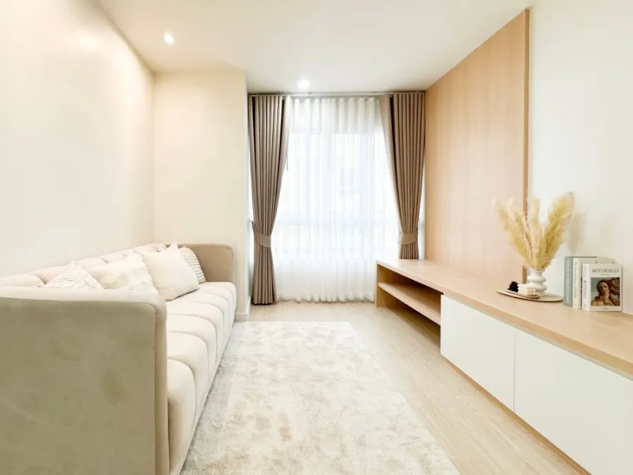 Selling a 2-bedroom, 2-bathroom corner unit at Premsiri Boutique Park. Private and stylishly decorated in a minimalist design. A very comfortable and