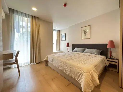 For rent, Liv@49, Soi Sukhumvit 49, clean room, very nice, premium furniture Complete in one place. Reserve quickly.