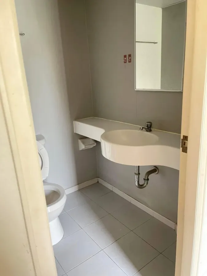 For rent Lumpini Condotown Chonburi - Sukhumvit 4th floor, fully furnished room, nice to live in, book now, urgently.