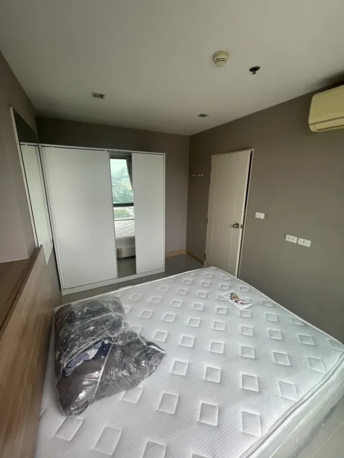 For rent, Casa Condo Asoke-Din Daeng, in the heart of the city, fully furnished, ready to move in, reasonable price, don't miss it!!