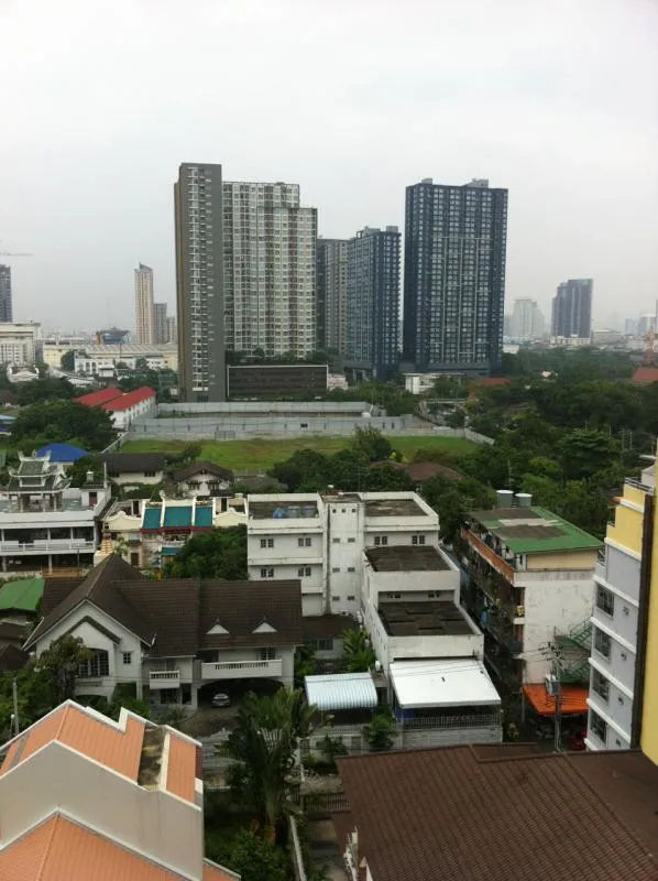 Condo for rent, Lumpini Ville Sukhumvit 77, beautiful room, lots of furniture, beautiful city view, good location, suitable for working people, near BTS.