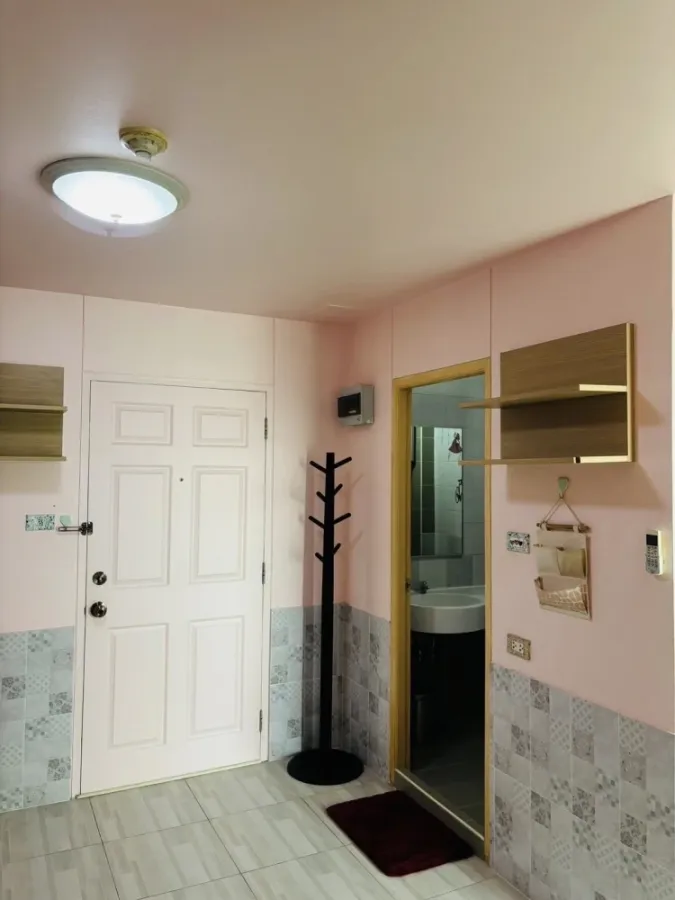 For rent: Lumpini Condotown Bodindecha-Ramkhamhaeng, 1 bedroom, 1 bathroom, fully furnished. Reserve now!