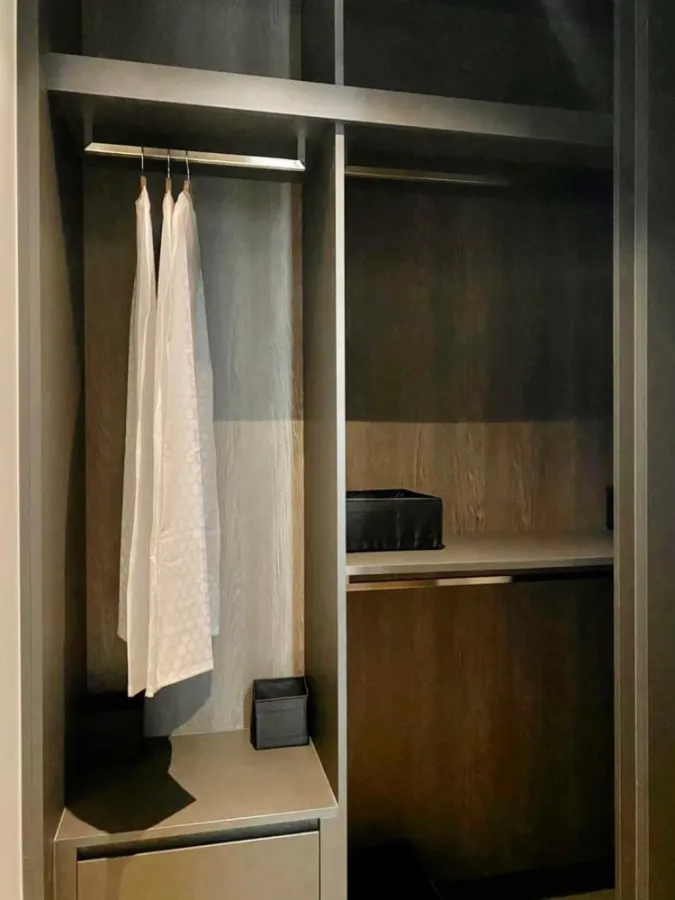 For rent, 28 Chidlom, 12th floor, spacious room, comfortable living, luxurious decoration, I can tell you that it's very nice to live in. Book now, su