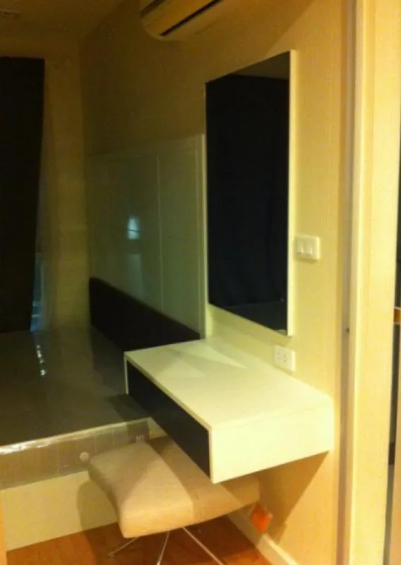 For rent, Casa Condo Ratchada-Thapra, focusing on transparency and comfort. fully furnished room ready to move in