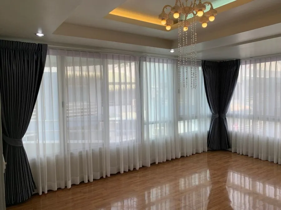 Condo for sale, Ratchada Prestige, Ladprao 48, empty room, beautiful Chandelier, very spacious room, interested, hurry up to reserve