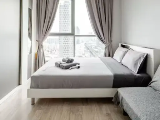 For rent!! Condo Ideo Mobi Sukhumvit 20th floor, city view, beautiful room, next to BTS On Nut, live in style in Sukhumvit area!!