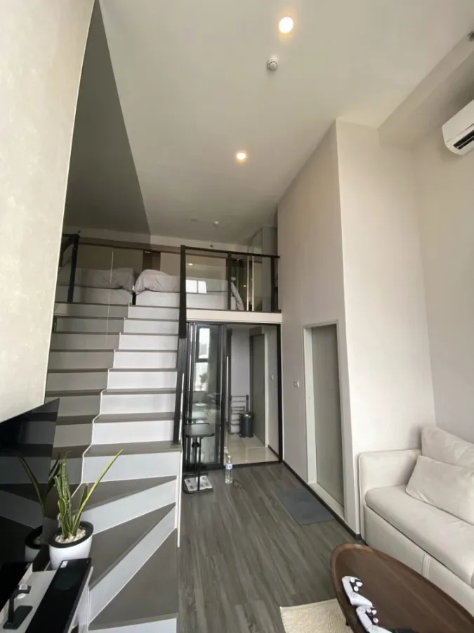 Selling condo rental, Night Bridge, Space, Ratchayothin, Double Space, a high view of the city.