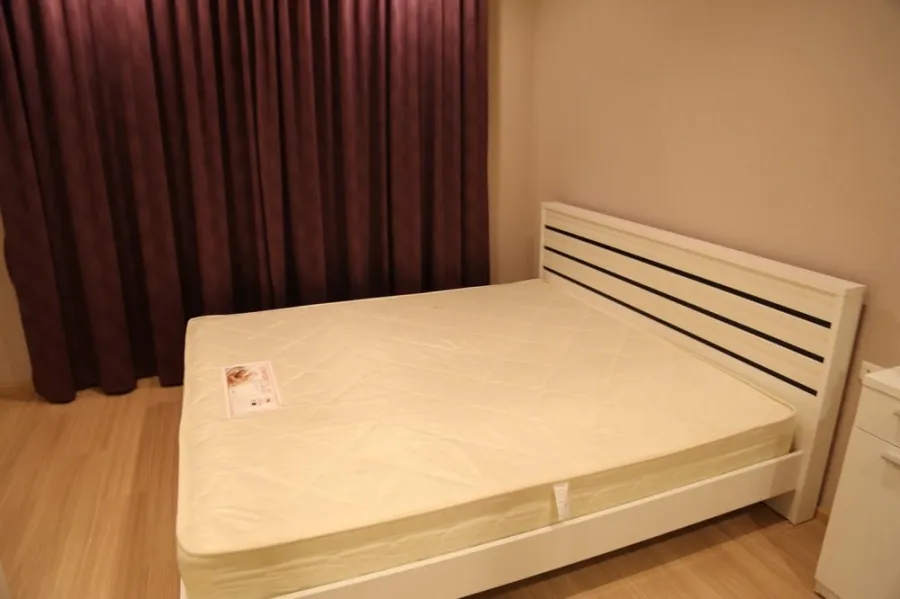 For rent: Casa Condo Ratchada-Ratchaphruek. The room is simply decorated, ready to move in, big screen TV, don't miss it.