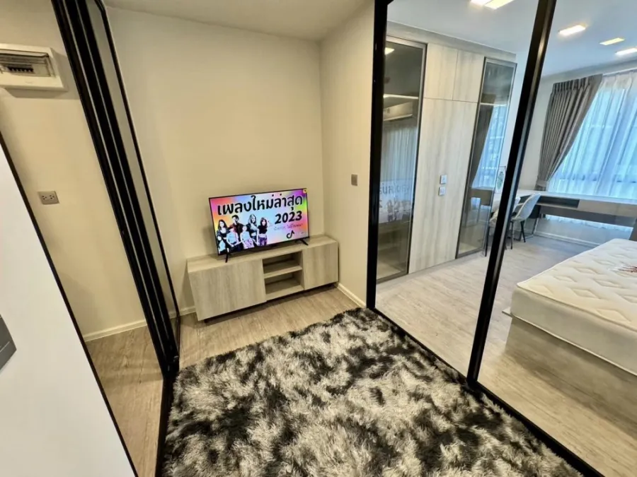 For rent: Cave Eva, walk in closet, brand new room. Comes with complete decorations, ready to move in, reserve now quickly.