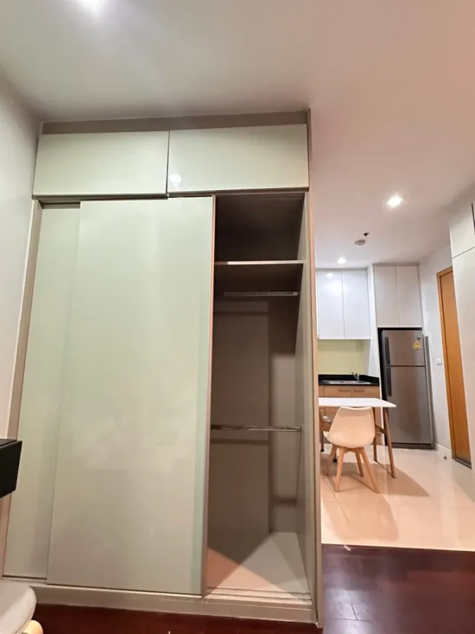 ให้เช่า เซอร์เคิล คอนโดมิเนียม ห้องสวย เฟอร์นิเจอร์ + เครื่องใช้ไฟฟ้าครบ มาแต่ตัวเข้าอยู่ได้เลย