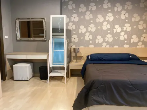 Urgent rent Rhythm Ratchada decorated with good wallpaper. Luxurious room looks good in every part. Whoever misses it will regret it.