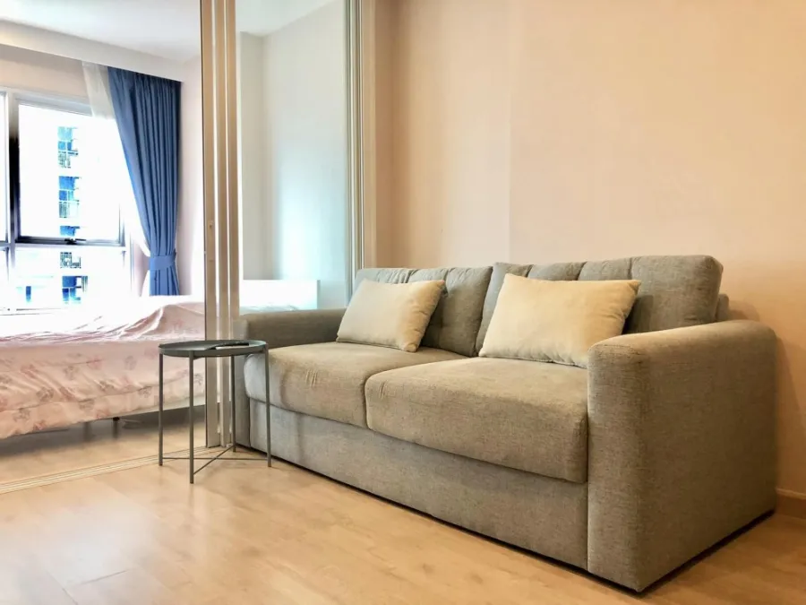 Sell and rent The Tempo Grand Sathorn-Wutthakat, pool view complete electrical appliances Carry the bag in.