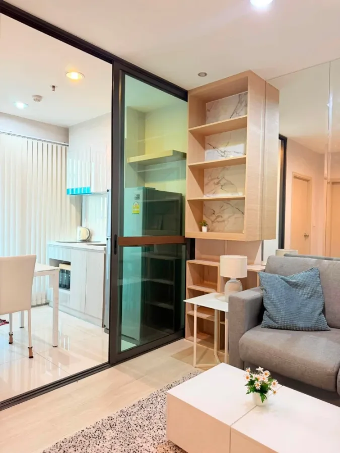 For rent: Life Pinklao, 1 bedroom, 1 bathroom condo with full built-in furniture. Don't miss out!
