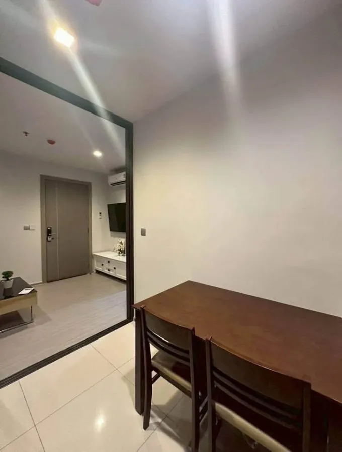 For sale/rent: Life Asoke-Rama 9, 9 rooms ready to move in, fully furnished, appliances included. Come and own it today, don't miss out!