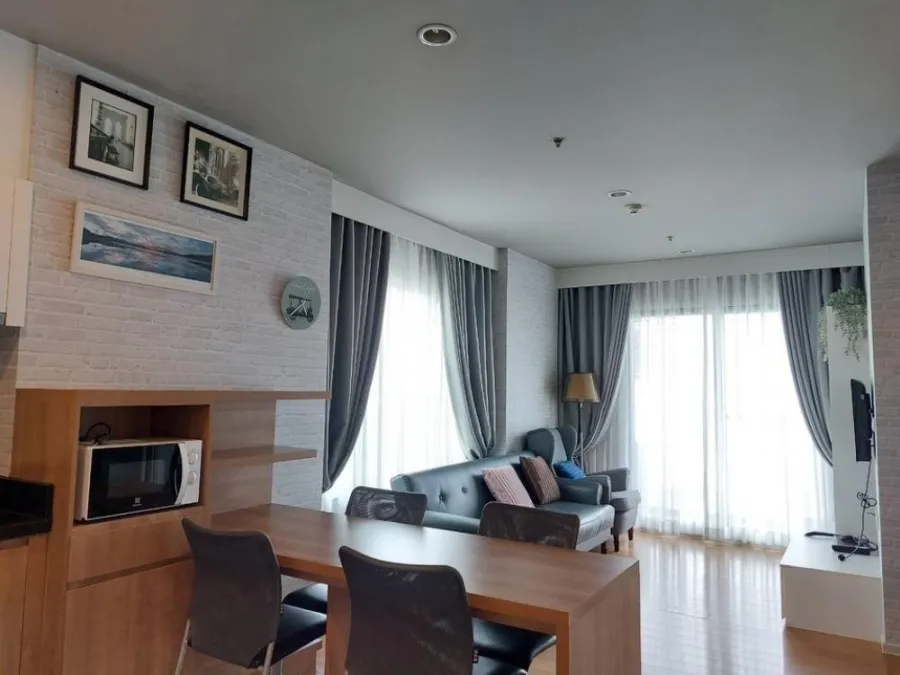 For rent!! Condo Blocks 77, 7th floor, spacious room, fully furnished. Ready to move in immediately. Don't miss it!!