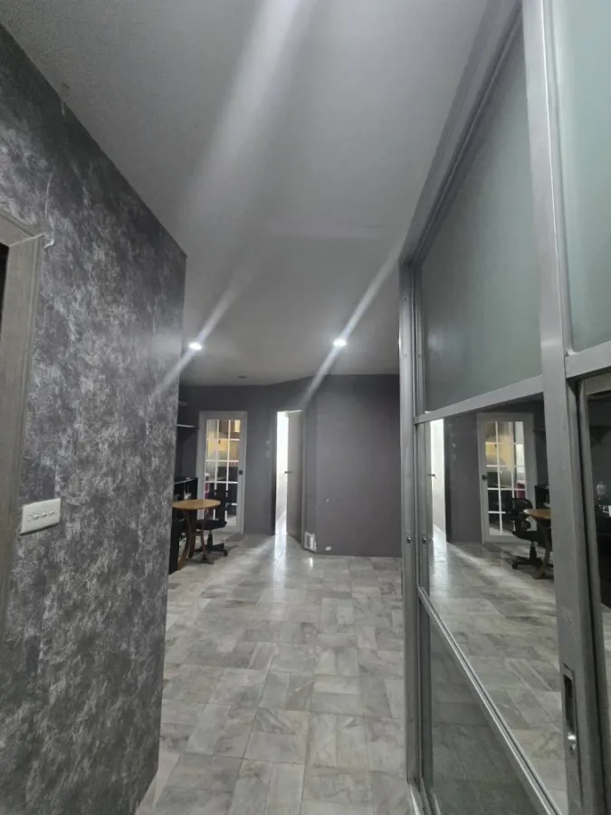 ให้เช่า La Maison Phaholyothin 24 1 ห้องนอน 1 ห้องน้ำ ตกแต่งคุมโทน ติดวอลเปเปอร์อย่างดี จองเลย