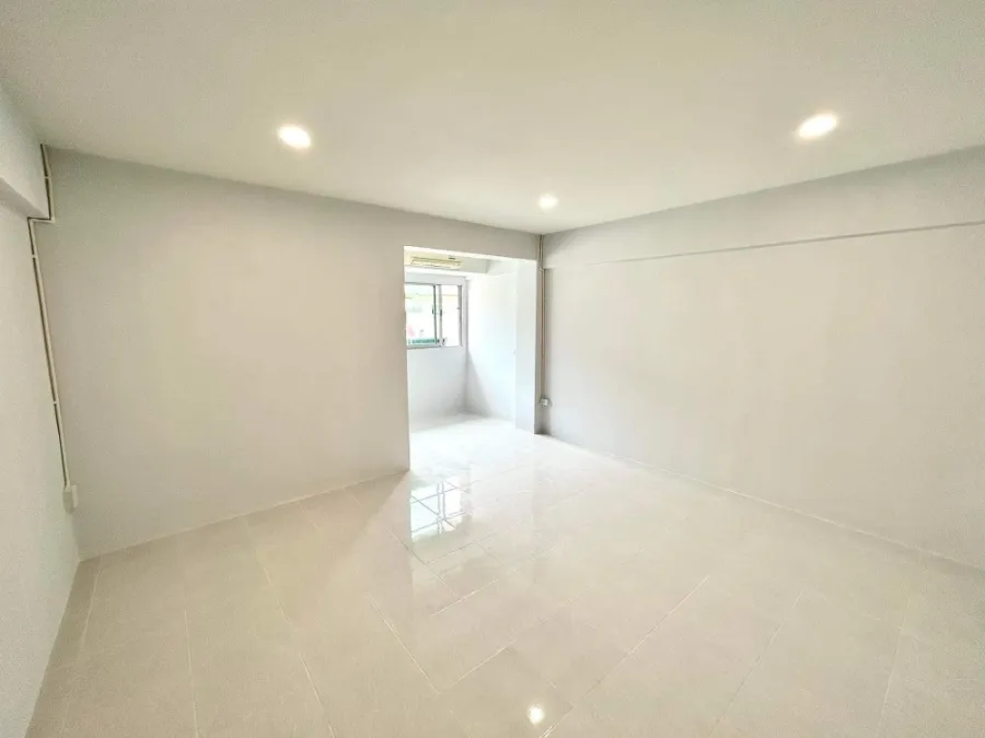 ขาย J.W.Place ชั้น 5 ห้องโทนสีขาว สะอาด สบายตา ราคาเบาๆ สบายกระเป๋า สายแต่งห้องไม่ควรพลาด