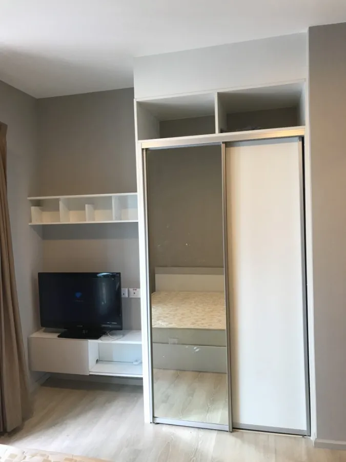 For rent, Let Mist, complete facilities, great price, if interested, hurry up to reserve before it's out of hand.
