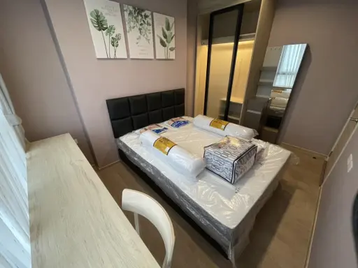 For rent, Common TU, 27th floor, large room, decorated in minimal style, say that it is very nice to live in. Book now, don't wait.
