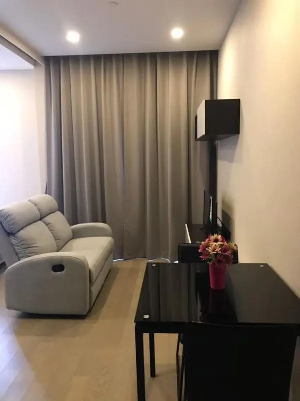 Condo for rent, Ashton Asoke, 1 bedroom, 1 bath, 15th floor, ready to move in, good location, near the train, urgently book !!