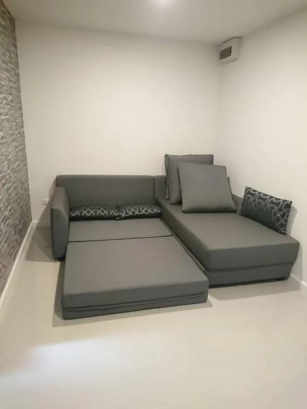 ให้เช่า/ขาย JW Condo ดอนเมือง ห้องกว้าง มุมนั่งเล่นสบายๆ โซฟาใหญ่ๆไว้รับแขกให้เต็มที่เลยย