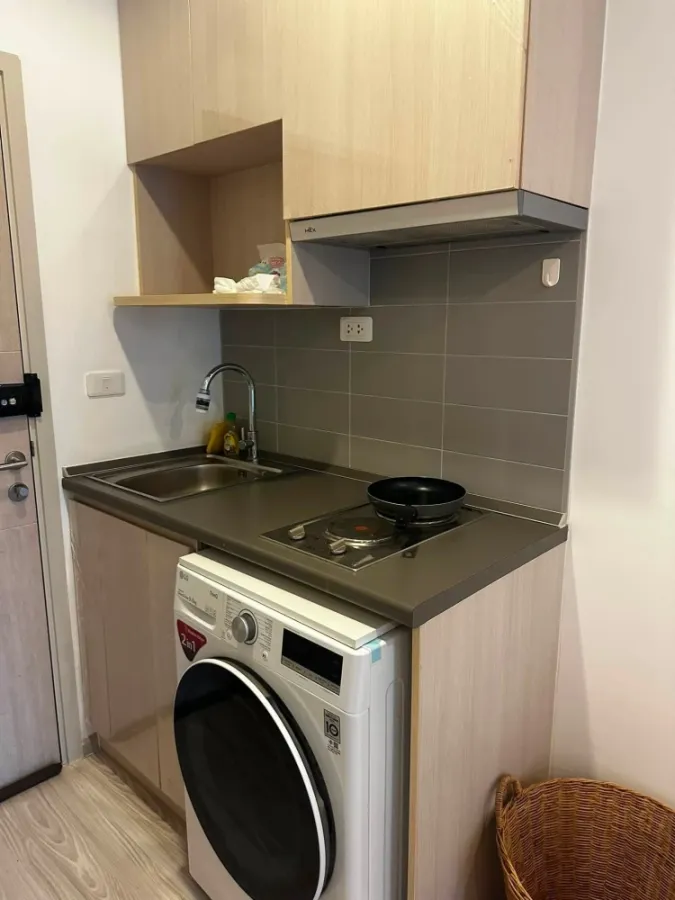 For sale or rent: Ideo Mobi Wongsawang-Interchange. A comfortable room in a great location with complete amenities. Don't miss out!