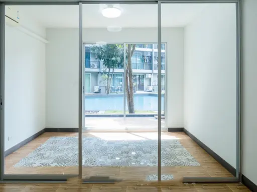 Urgent sale!! Condo A Space Me Sukhumvit 77, 1st floor, Building A, beautiful room next to the swimming pool. Ready to move in. Hurry up to reserve!!
