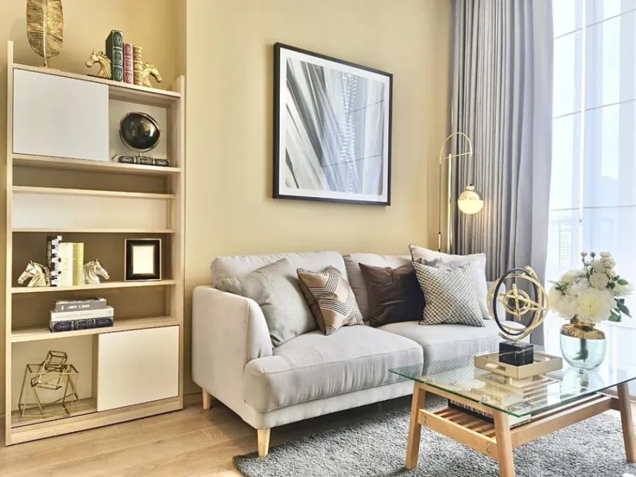 Noble B 19 for sale, corner room, beautiful room, fully furnished, don't wait.